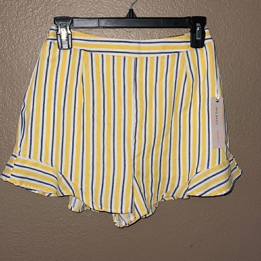 Iris yellow and gray high waist flat from elastic shorts size small NWT